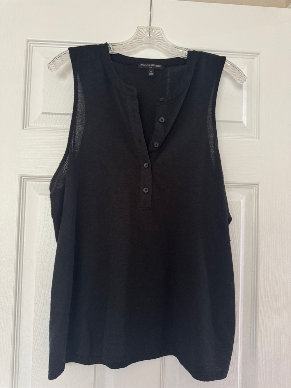 Banana Republic Black Sleeveless Button-Front Tank Size XL